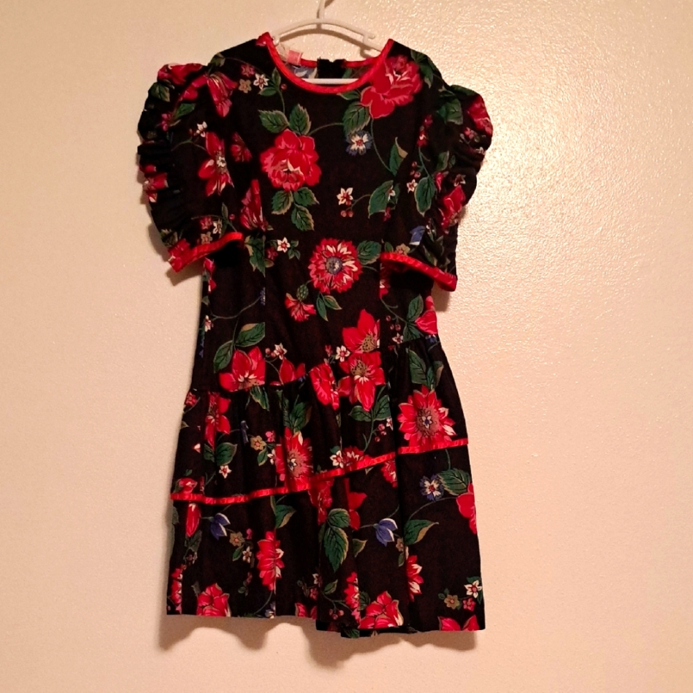Picture Perfect Vintage Dress Ruffled Red Floral Black Cotton Size 8